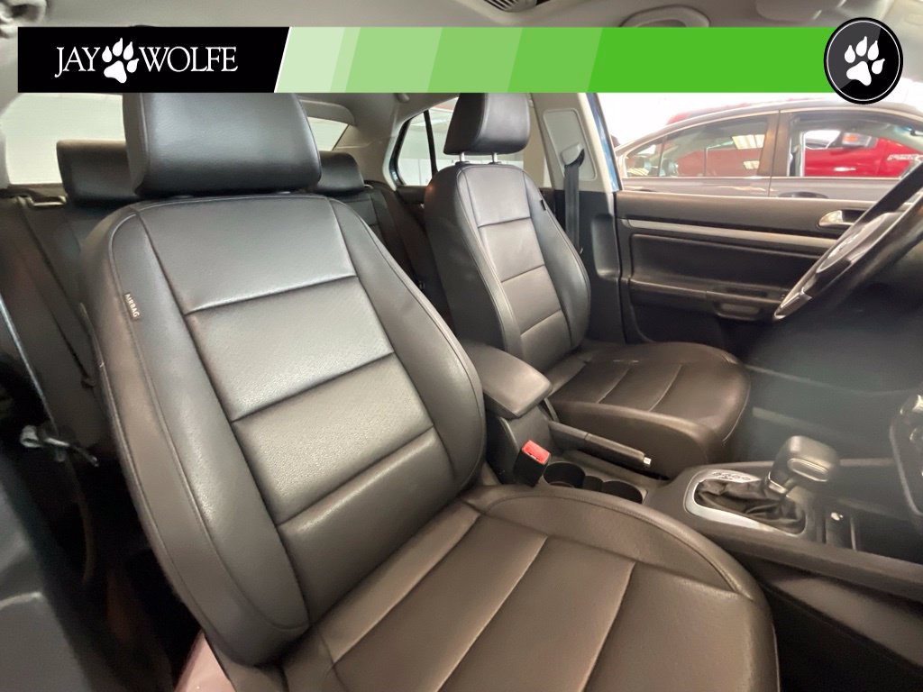Used 2010 Volkswagen Jetta Limited Edition FWD image 15