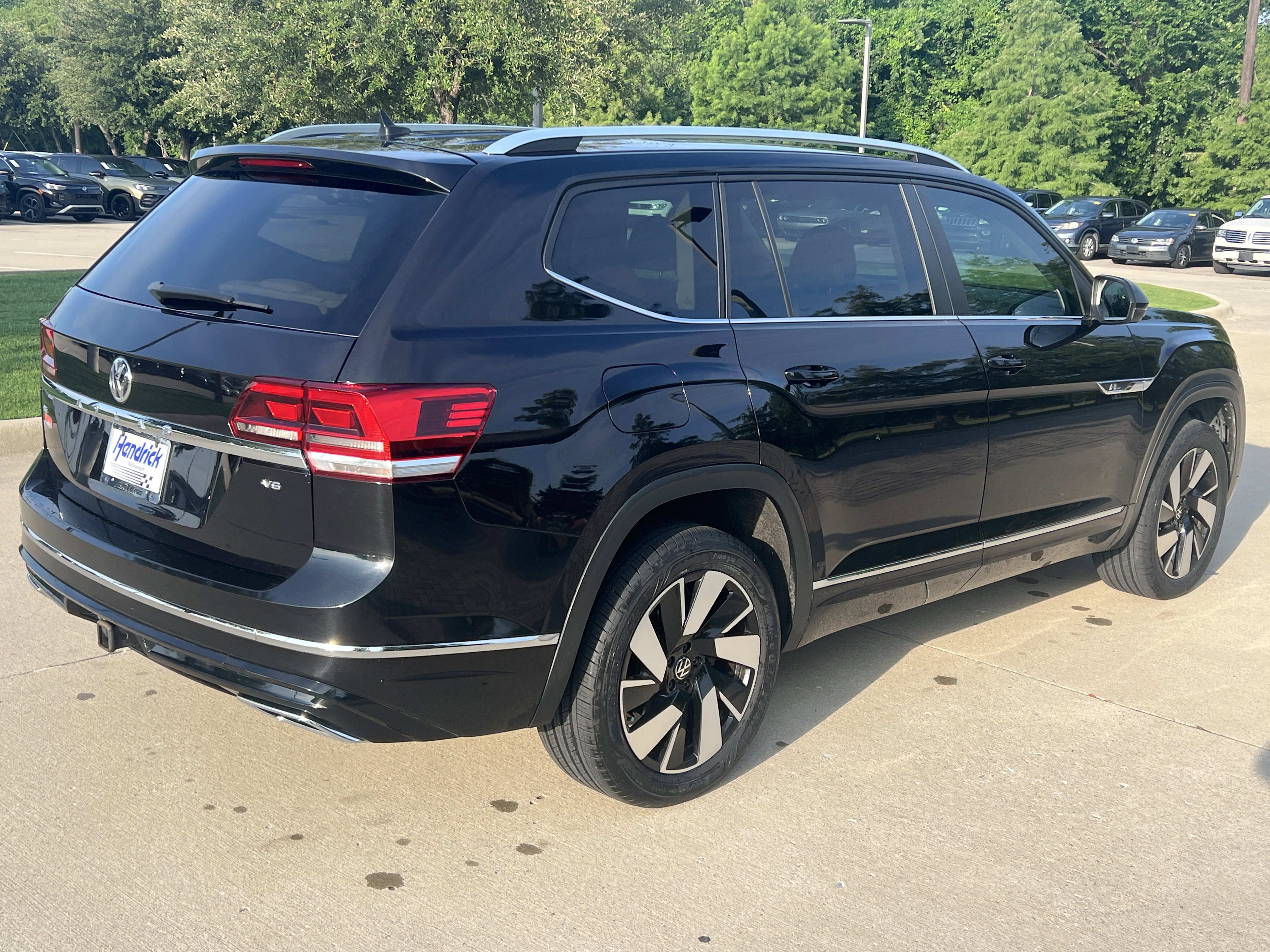 Used 2019 Volkswagen Atlas SE w/ Panoramic Sunroof Package FWD image 10