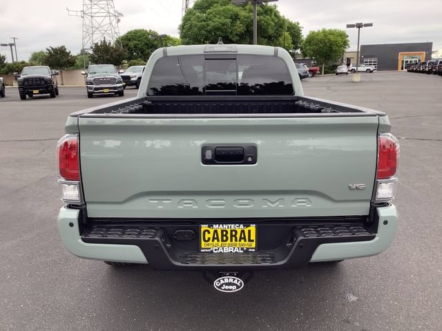 Used 2022 Toyota Tacoma TRD Sport w/ TRD Premium Sport Package AWD/4WD image 26