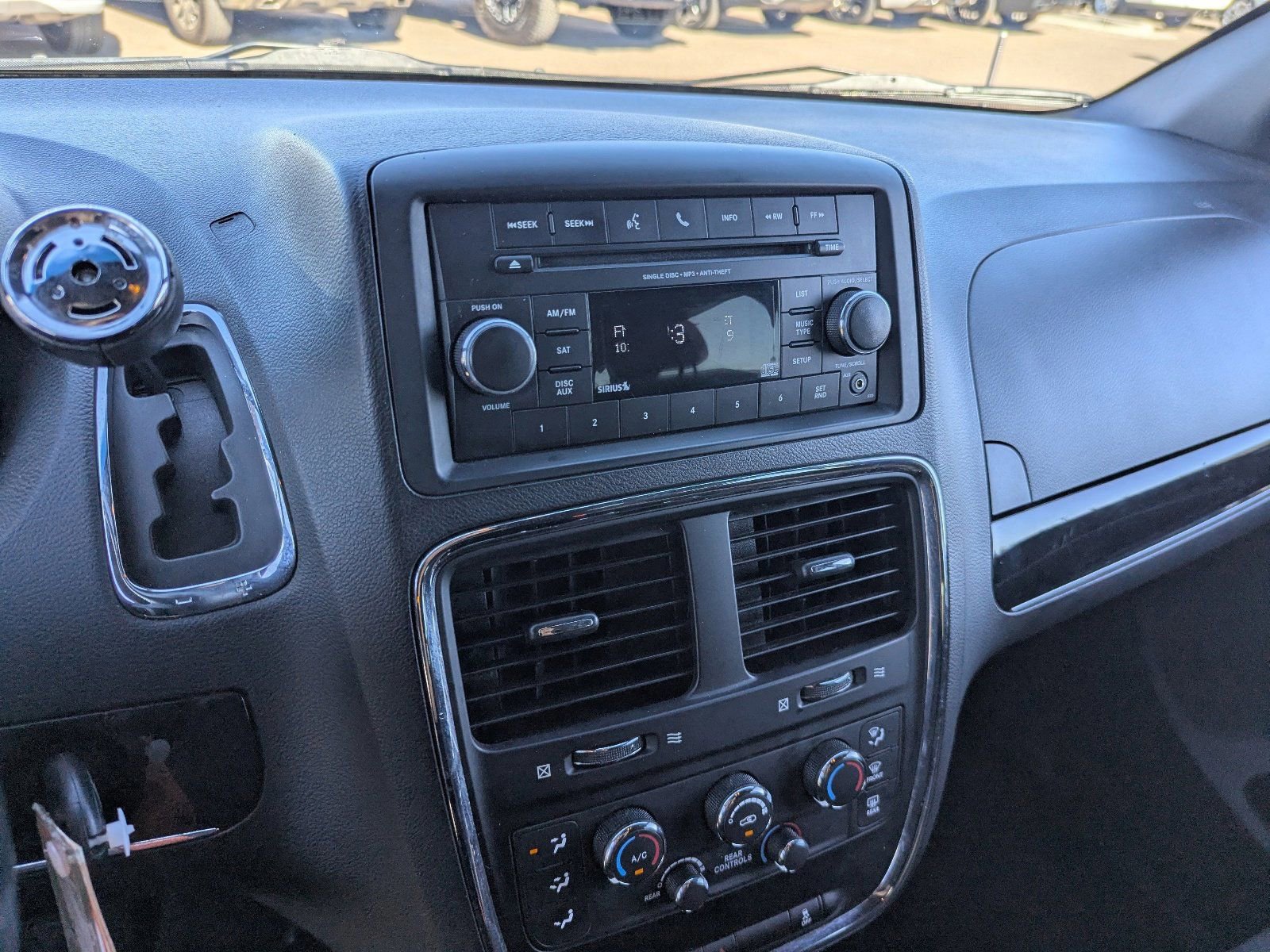 Used 2016 Dodge Grand Caravan SE FWD image 25