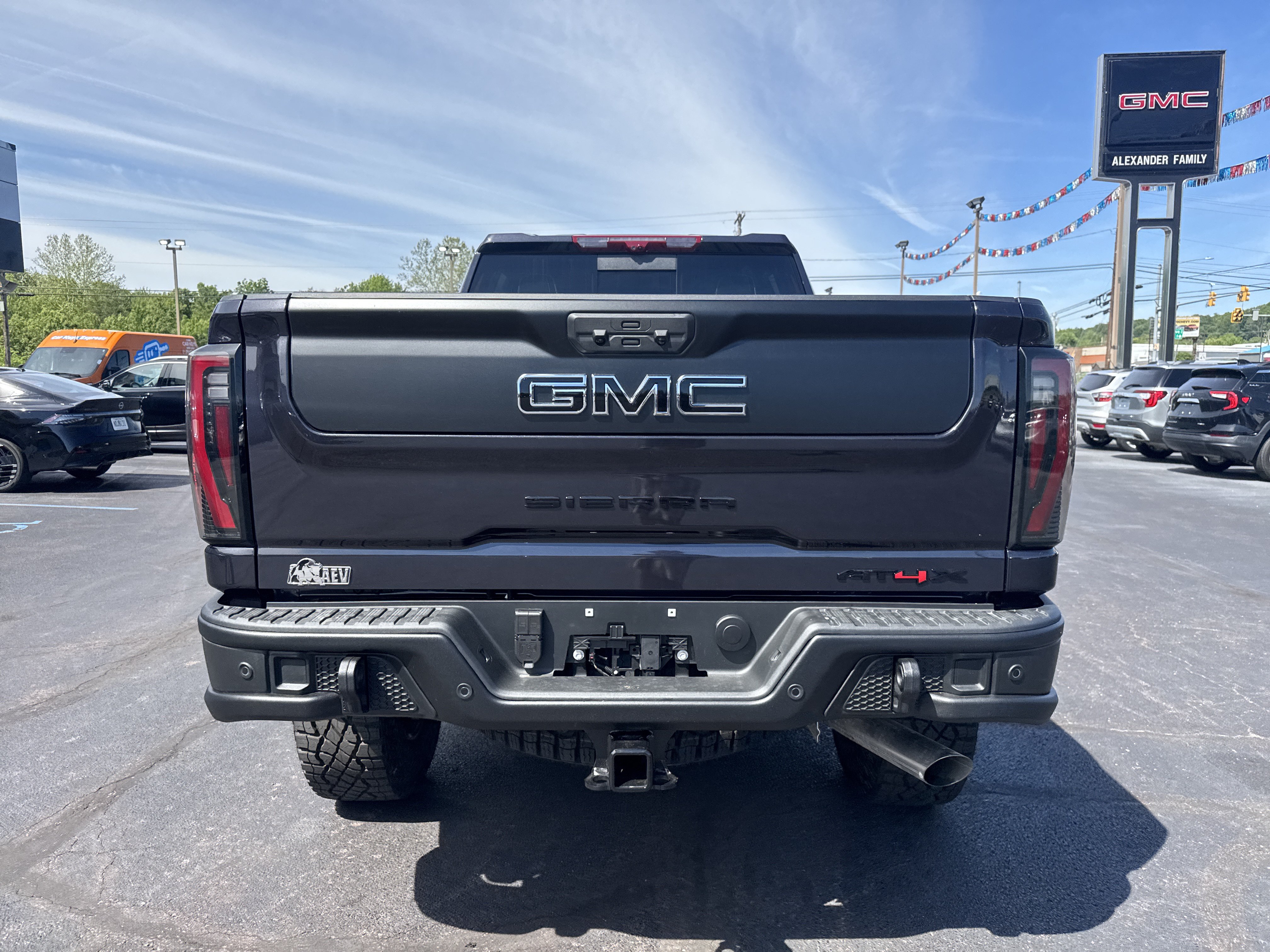 New 2026 GMC Sierra 2500 AT4X w/ AT4X AEV Edition AWD/4WD image 4