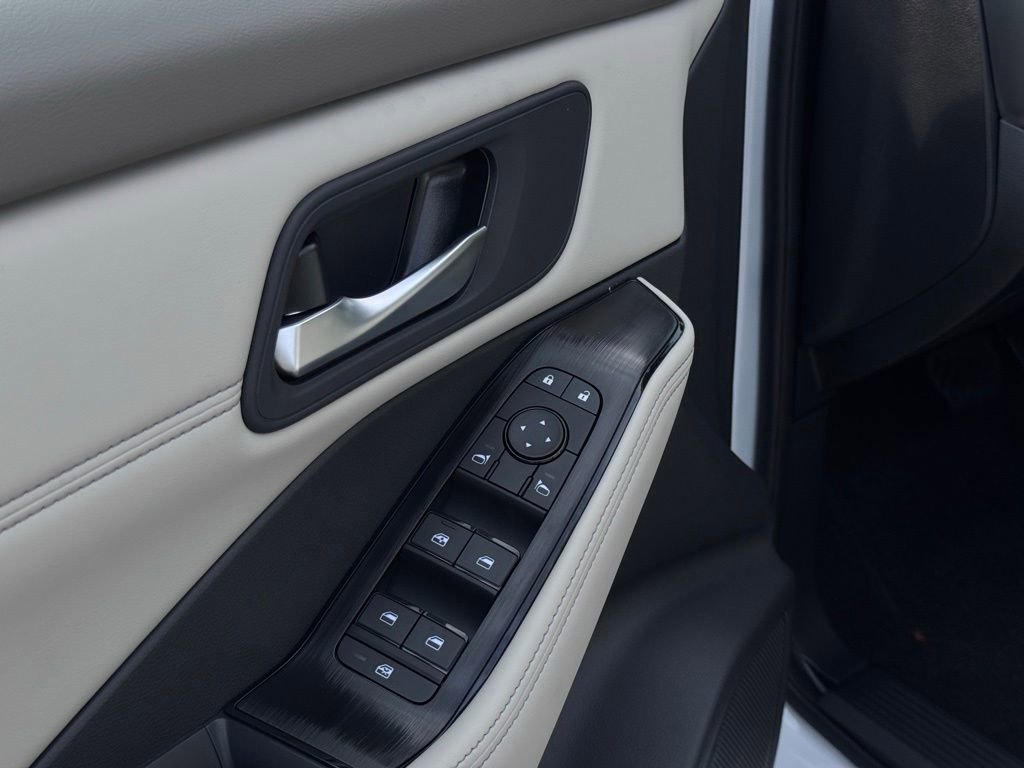 New 2026 Nissan Rogue SV image 13