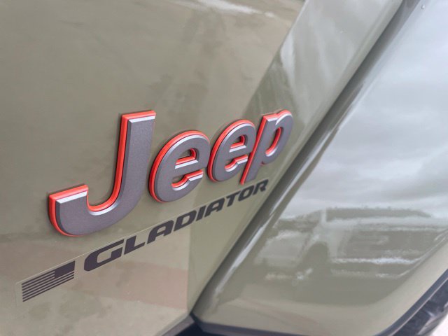Used 2026 Jeep Gladiator Mojave AWD/4WD image 15