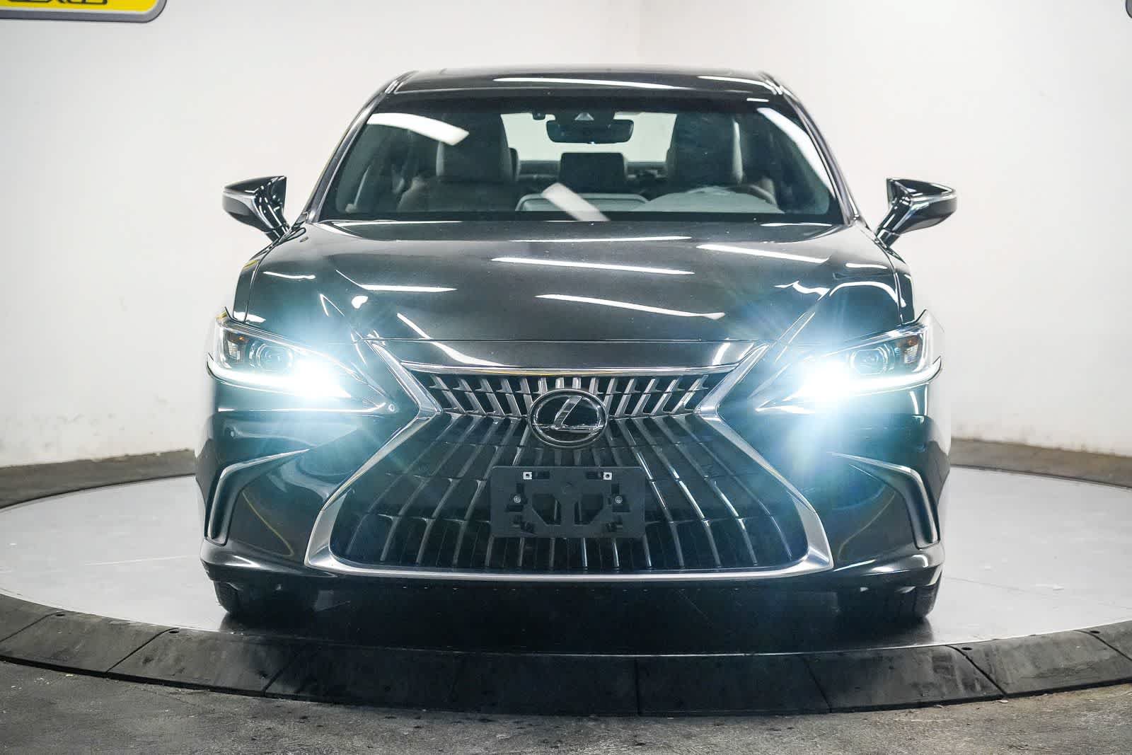 Used 2024 Lexus ES 300h w/ Premium Package FWD image 8