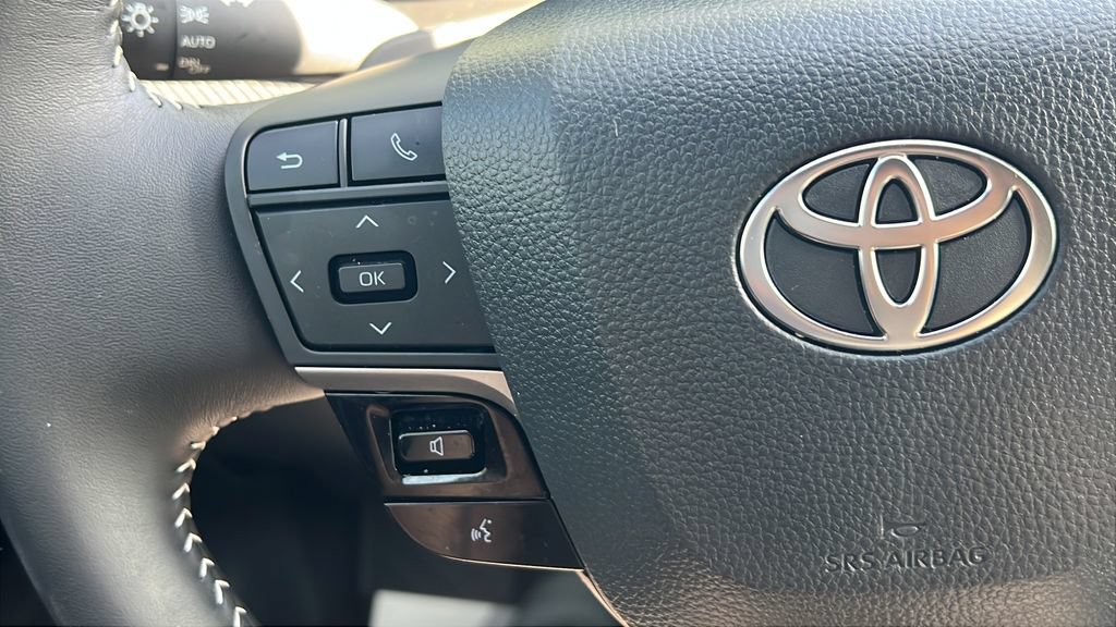 Used 2026 Toyota Camry SE FWD image 19