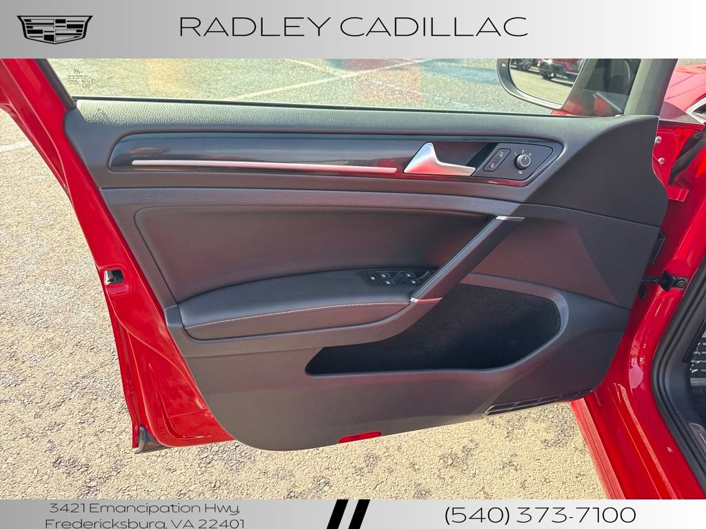 Used 2017 Volkswagen Golf 4-Door image 5