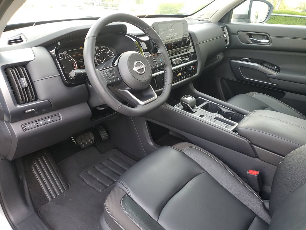 Certified 2025 Nissan Pathfinder SL w/ SL Premium Package FWD image 24