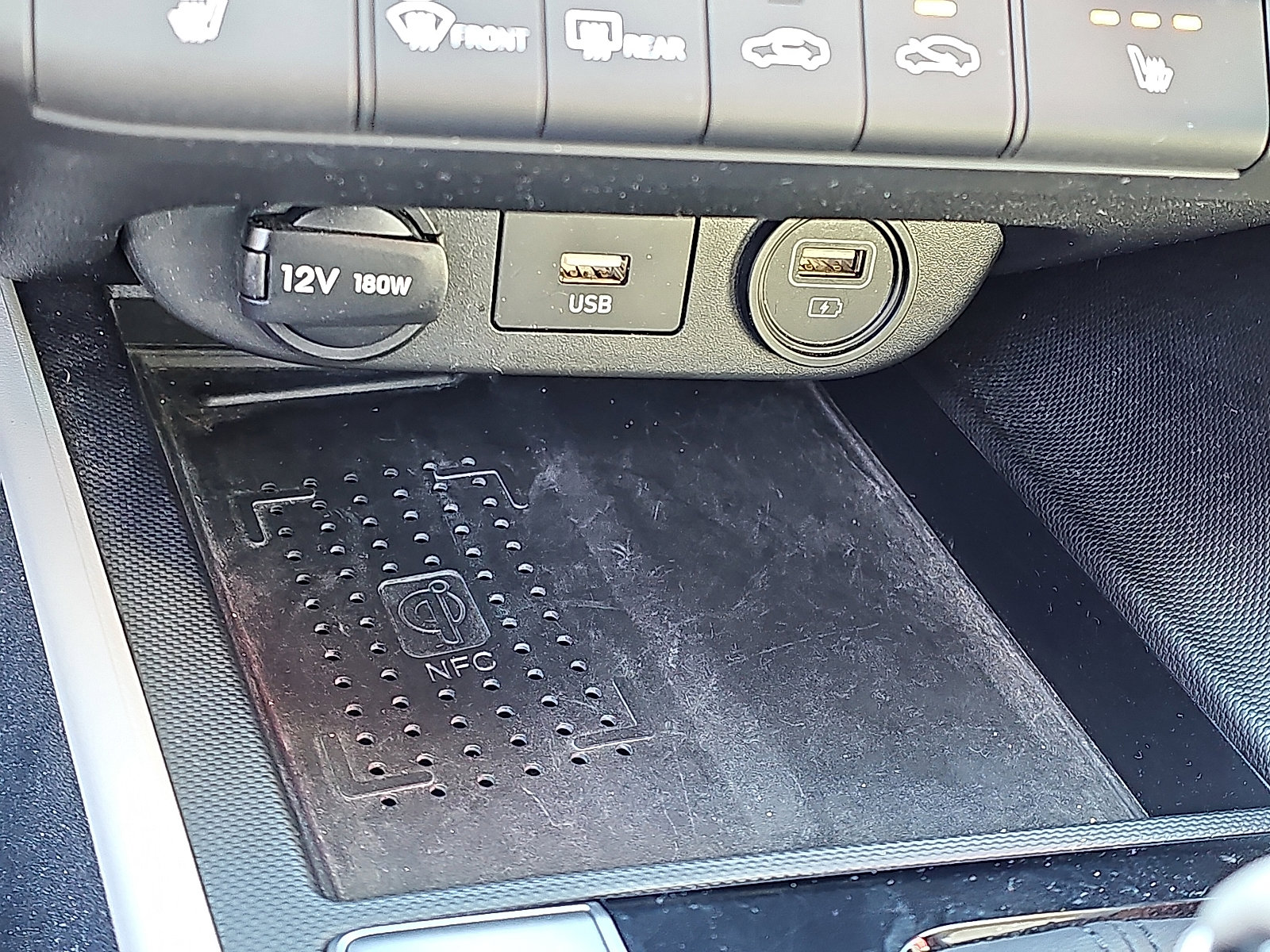 Used 2022 Hyundai Elantra Limited image 24