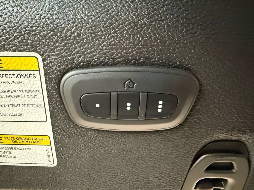Used 2020 Jeep Wrangler Unlimited Sahara AWD/4WD image 16