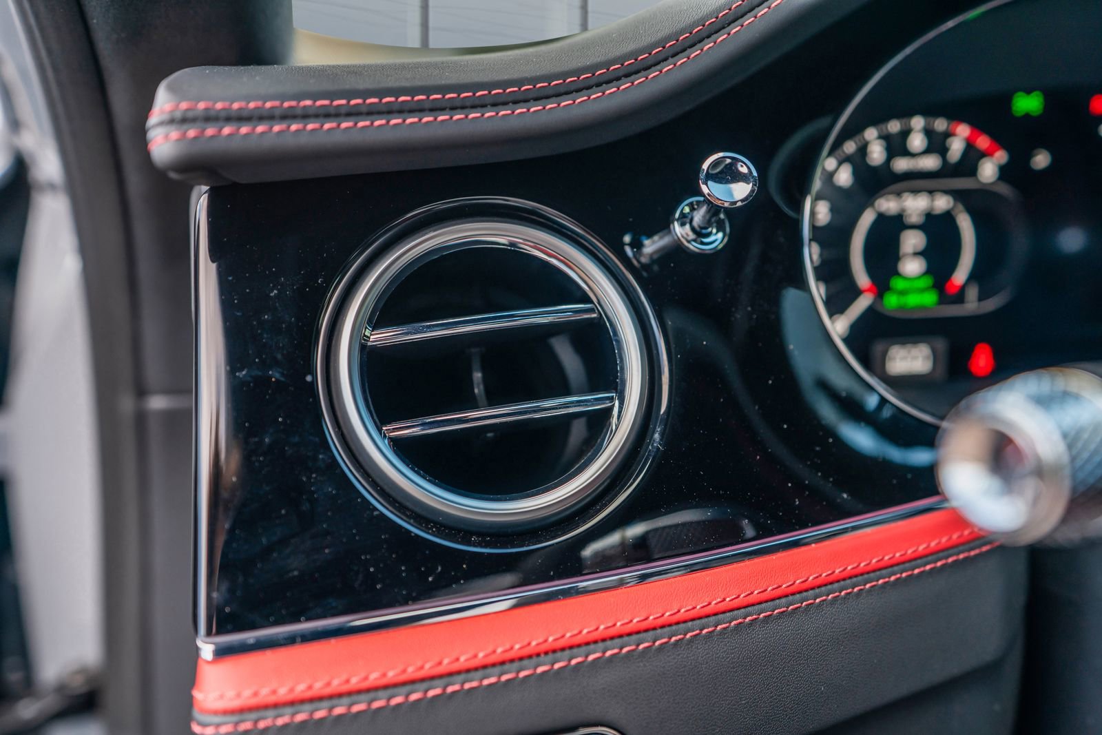 New 2025 Bentley Flying Spur Plug-In Hybrid image 70