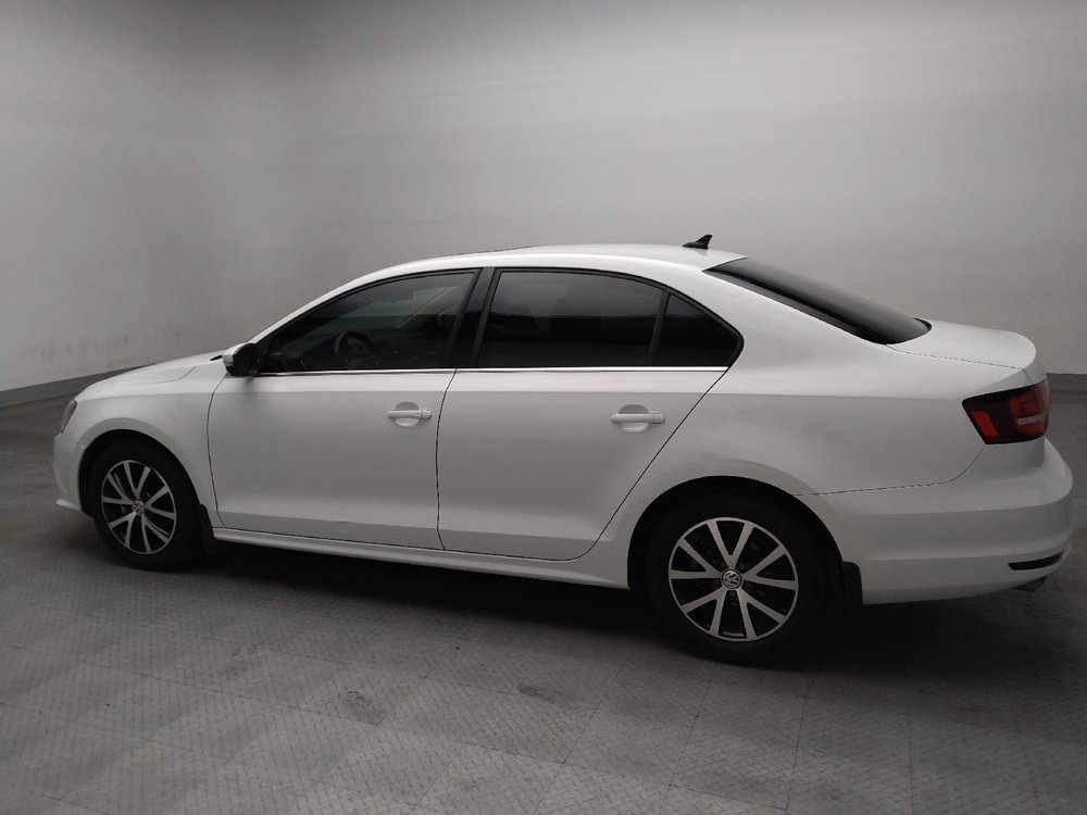 Used 2017 Volkswagen Jetta SE FWD image 3