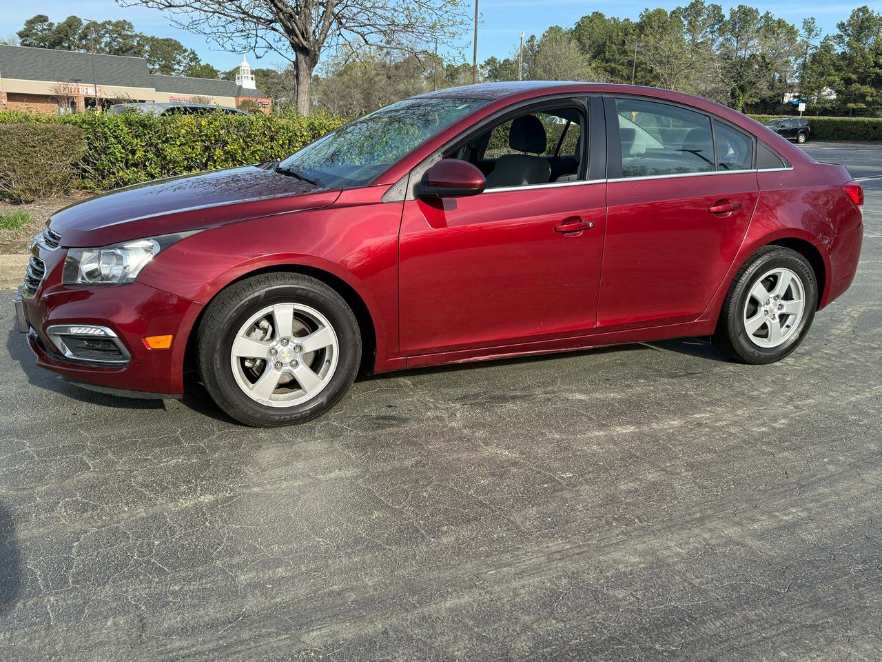 Used 2016 Chevrolet Cruze LT image 2