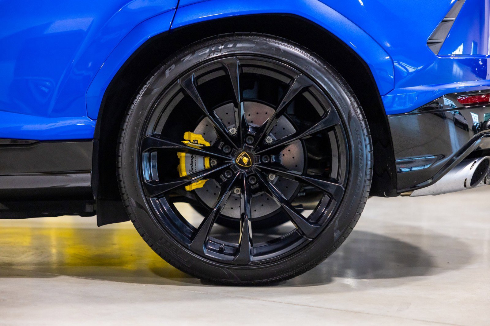 Used 2022 Lamborghini Urus AWD/4WD image 17