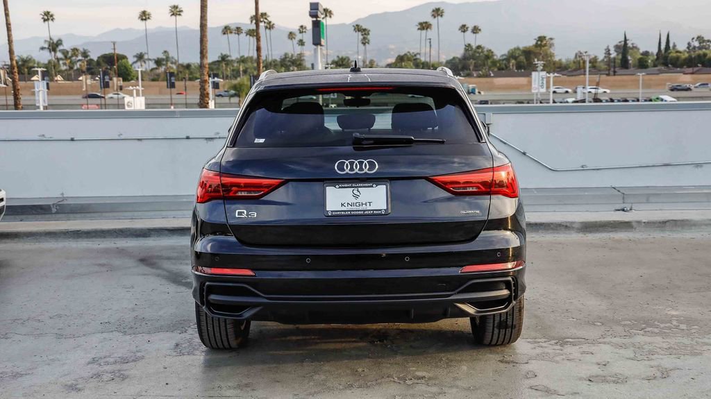 Used 2025 Audi Q3 2.0T Premium image 8