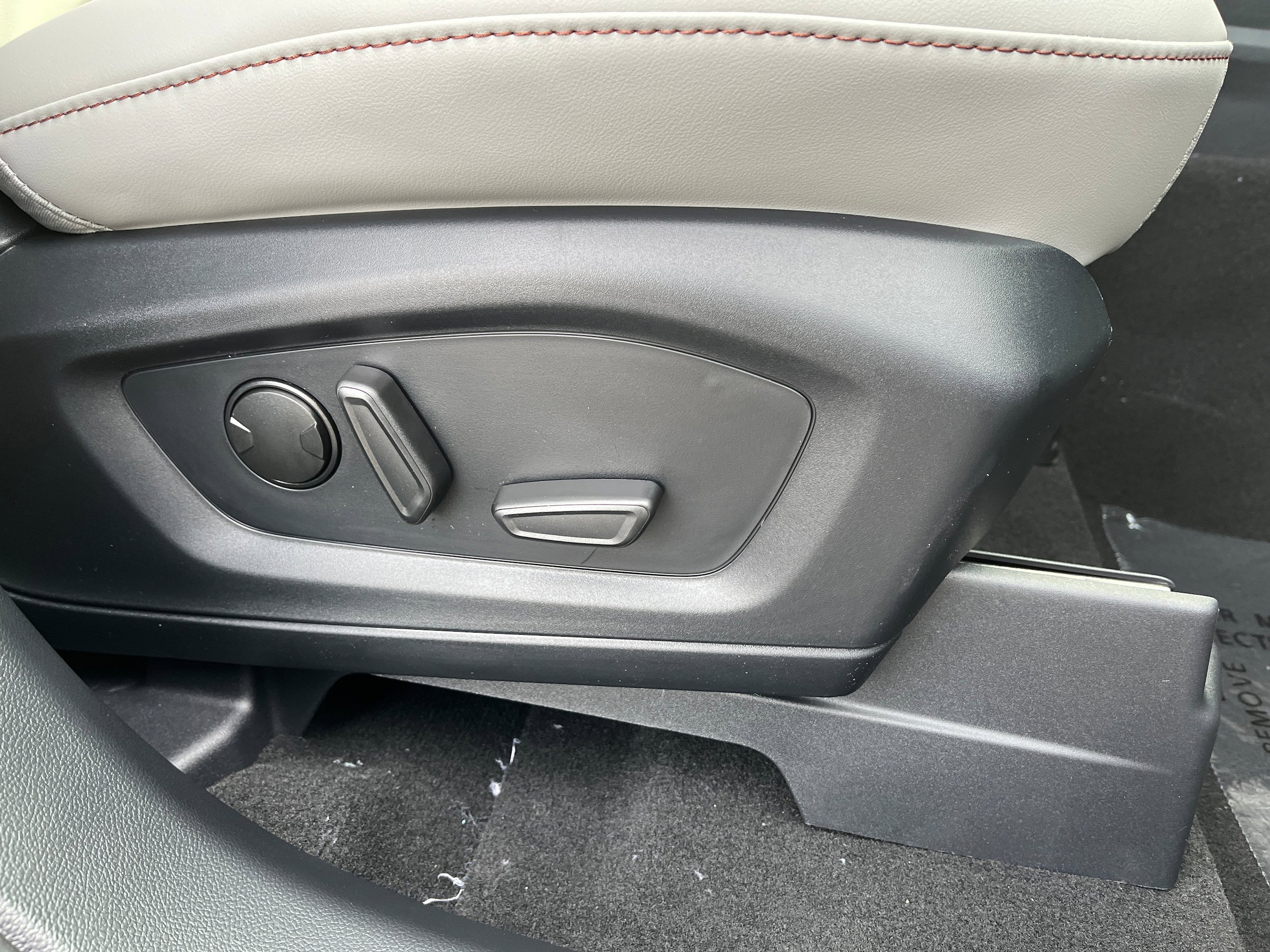 New 2026 Ford Explorer Active w/ Active Comfort Package image 17