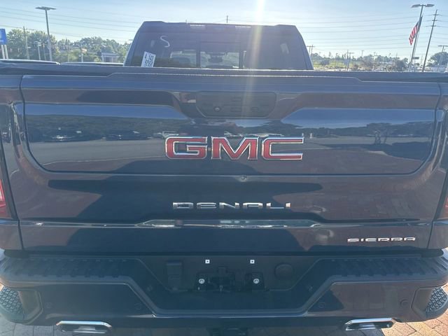 Used 2022 GMC Sierra 1500 Denali w/ Technology Package AWD/4WD image 9