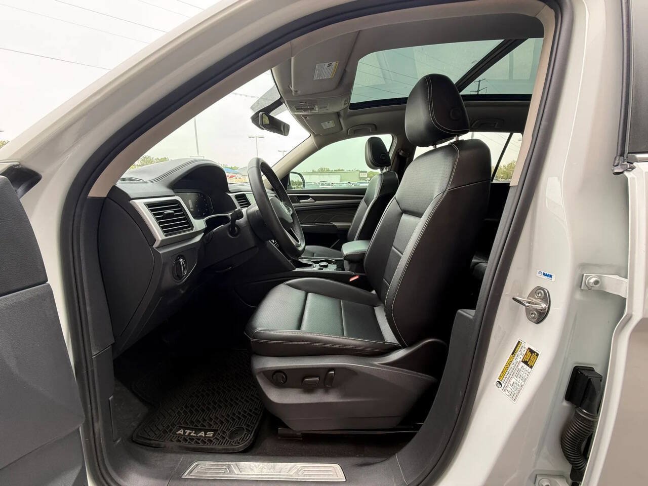 Used 2022 Volkswagen Atlas SE AWD/4WD image 16