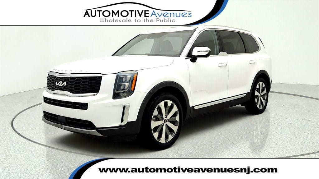 Used 2022 Kia Telluride EX w/ EX Premium Package FWD image 1