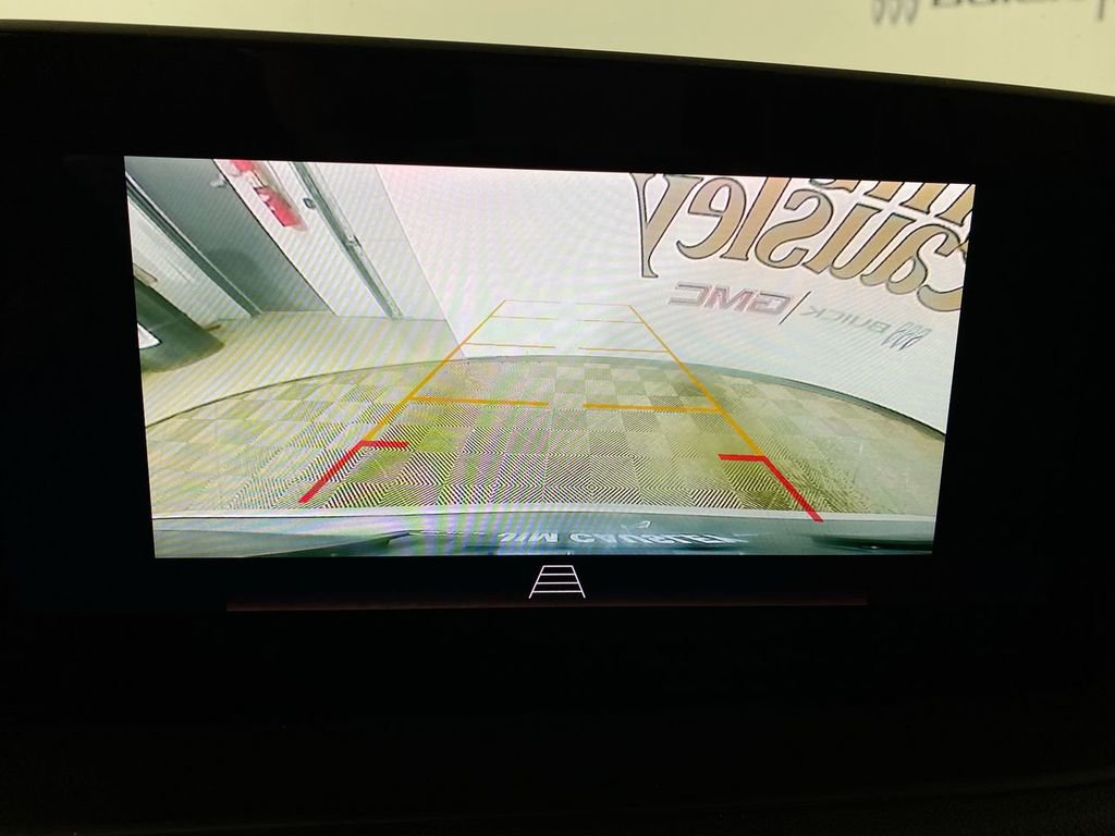 Certified 2025 Buick Encore GX Preferred w/ Comfort Package image 17