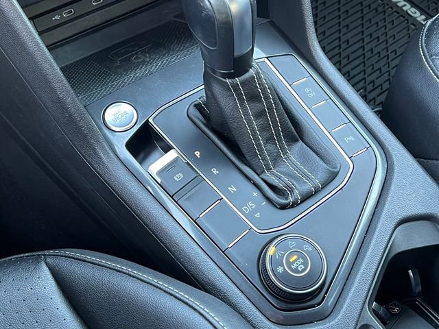 Used 2021 Volkswagen Tiguan SE R-Line image 29