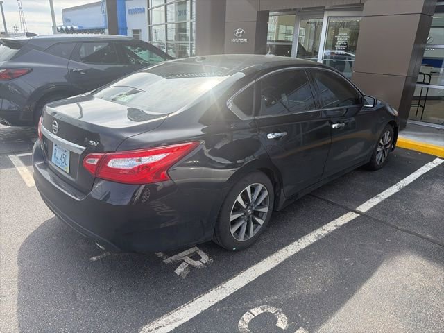 Used 2017 Nissan Altima 2.5 SV image 4