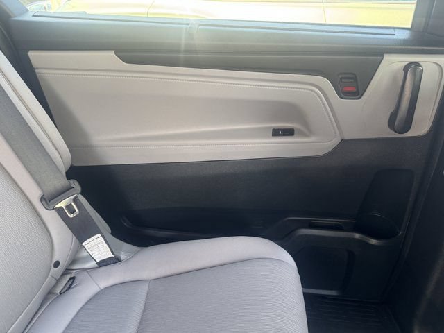 Used 2023 Honda Odyssey EX image 31
