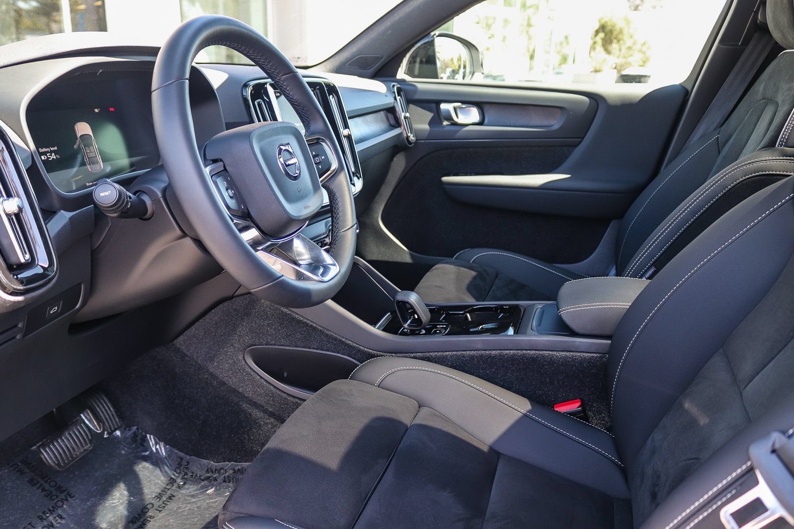 Used 2023 Volvo C40 P8 Recharge Plus w/ Climate Package AWD/4WD image 19