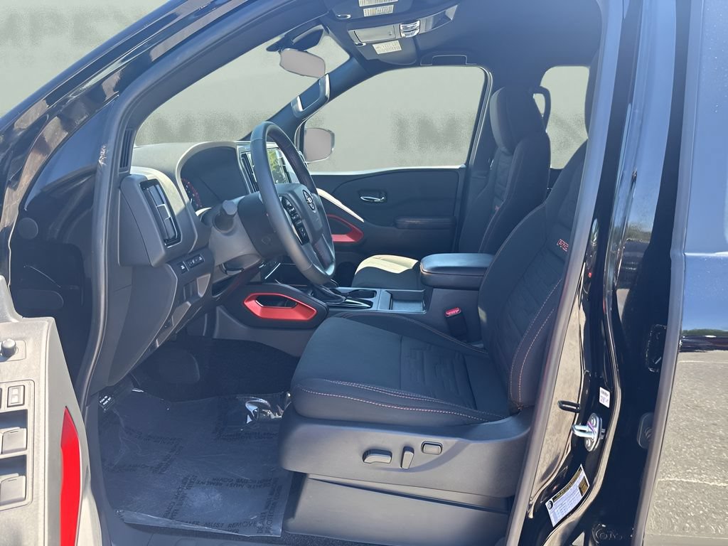 Used 2025 Nissan Frontier PRO-4X AWD/4WD image 9
