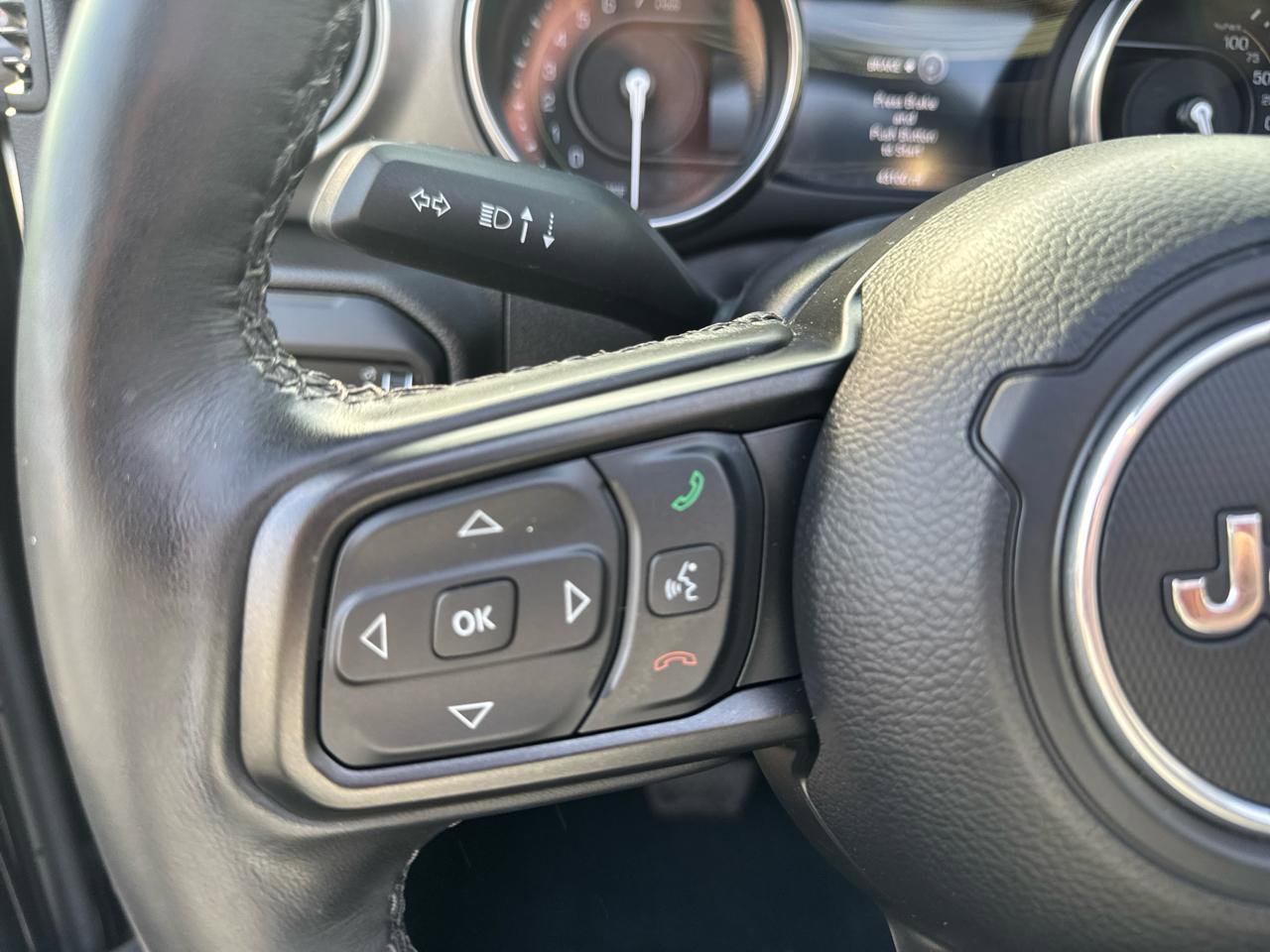 Used 2023 Jeep Wrangler Unlimited w/ Sun & Screen Package AWD/4WD image 28