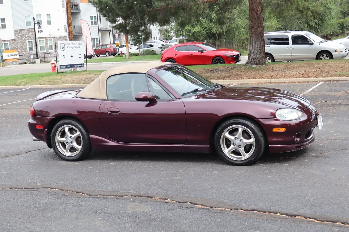 Used 2000 MAZDA MX-5 Miata RWD image 15