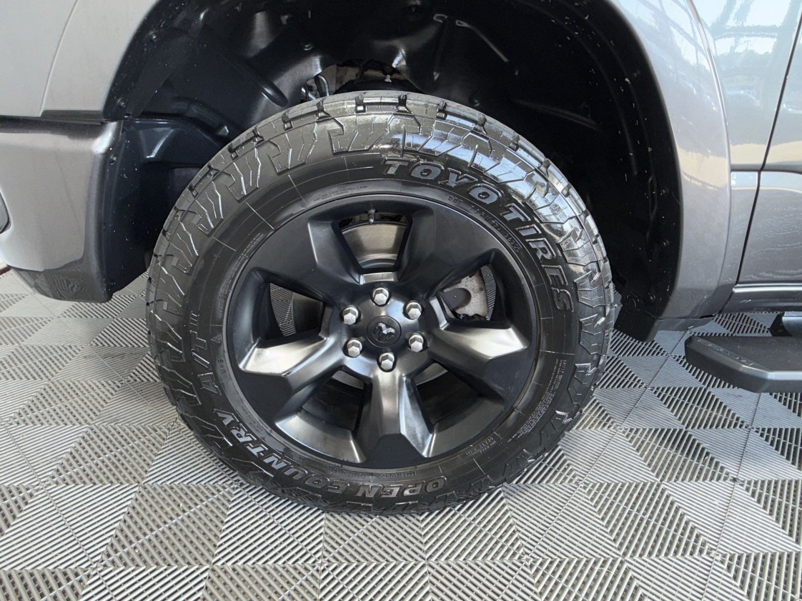Used 2020 RAM 1500 Laramie AWD/4WD image 12