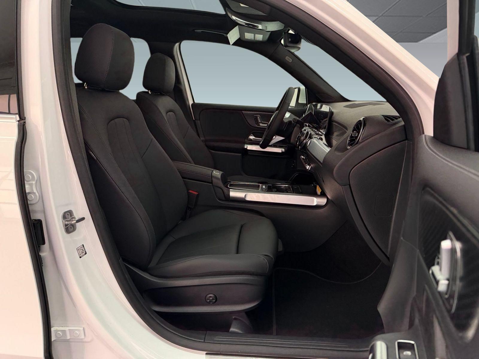 New 2026 Mercedes-Benz GLB 250 image 23