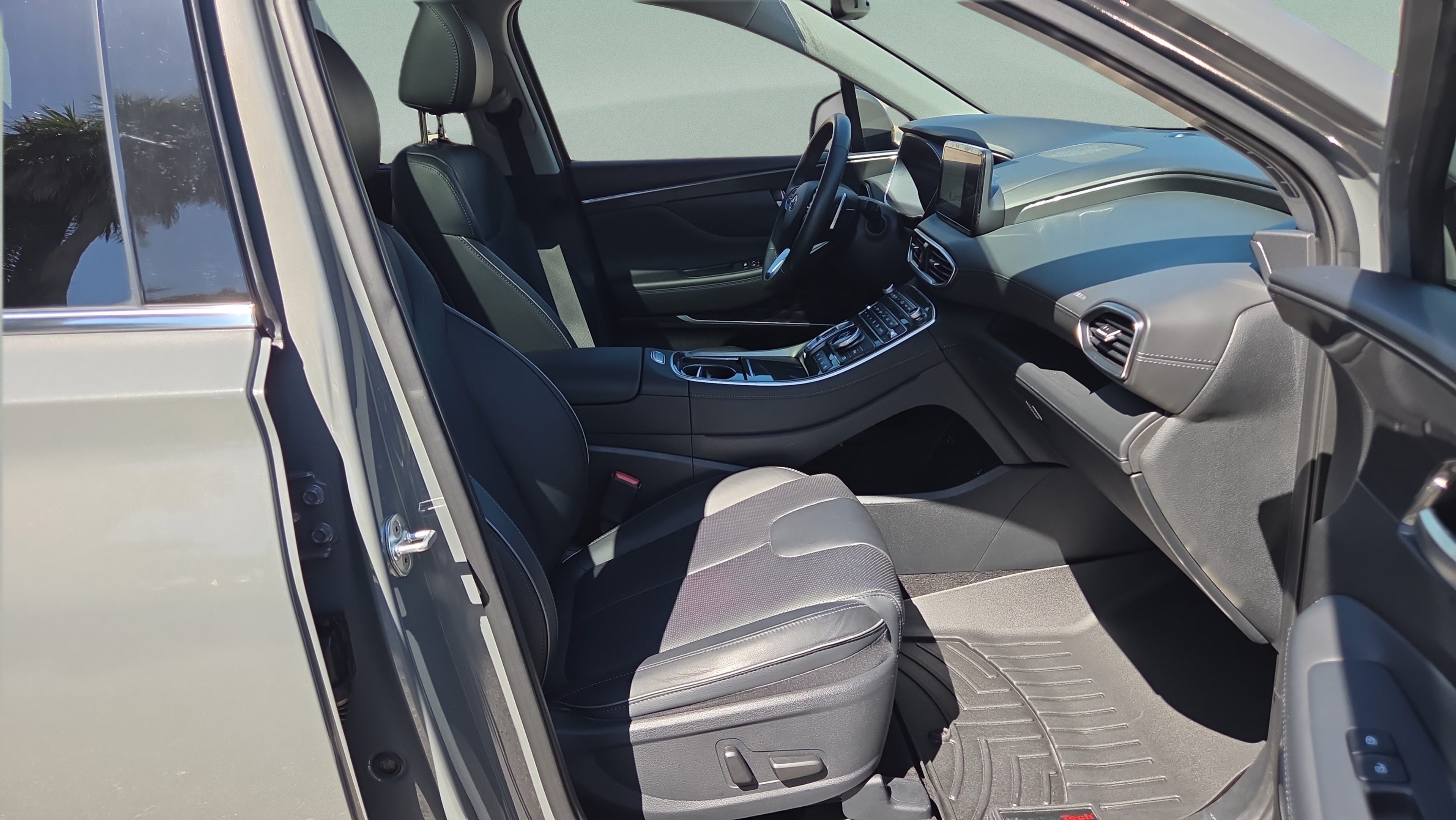 Used 2021 Hyundai Santa Fe Limited FWD image 17