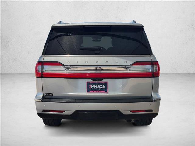 Used 2019 Lincoln Navigator Select AWD/4WD image 6
