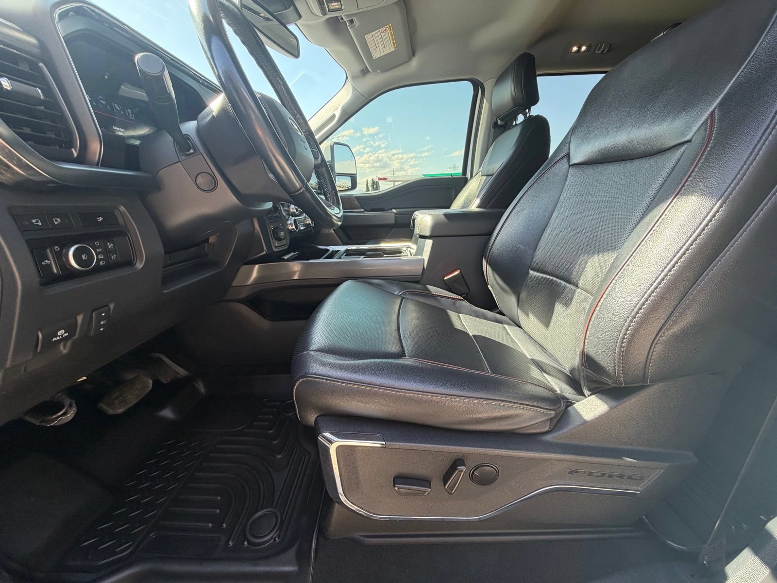 Used 2023 Ford F350 Lariat AWD/4WD image 13