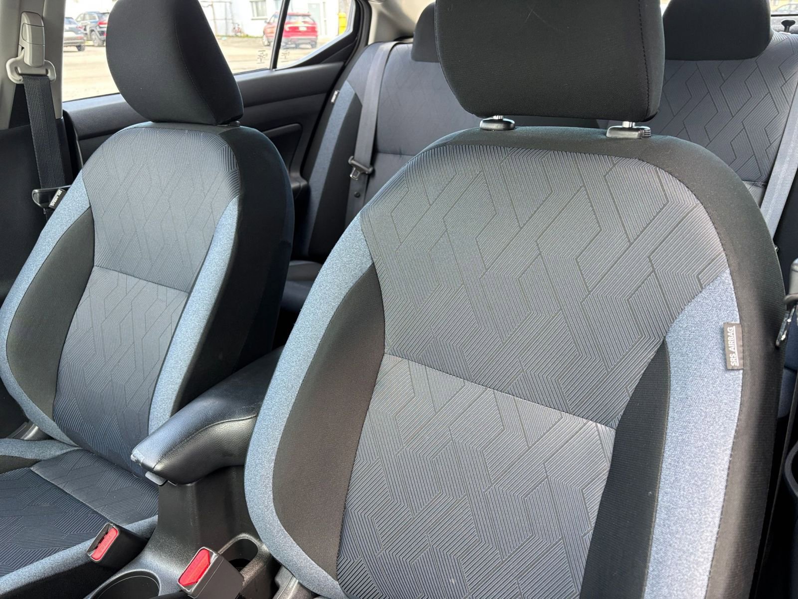Used 2025 Nissan Versa SV FWD image 34