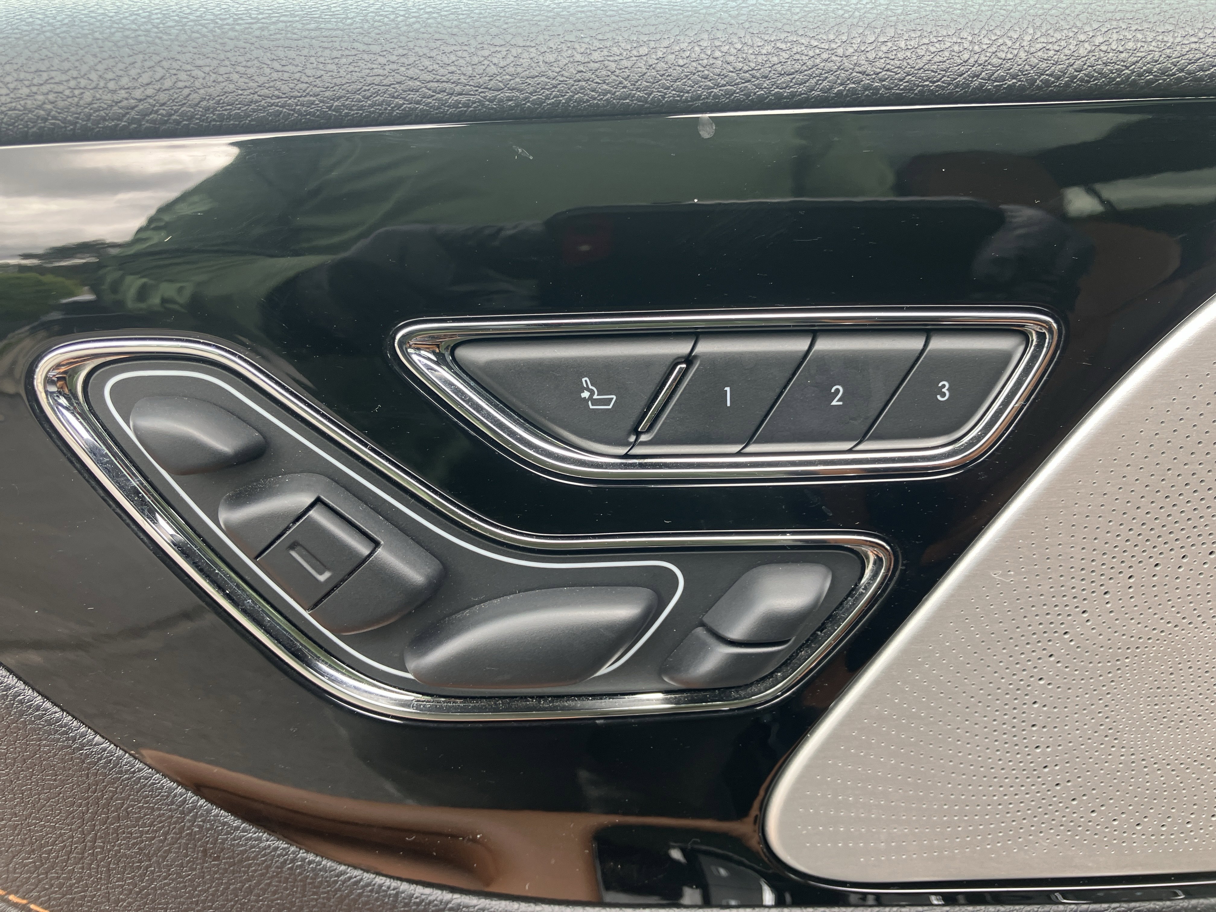 Used 2023 Lincoln Aviator Black Label w/ Dynamic Handling Package AWD/4WD image 21