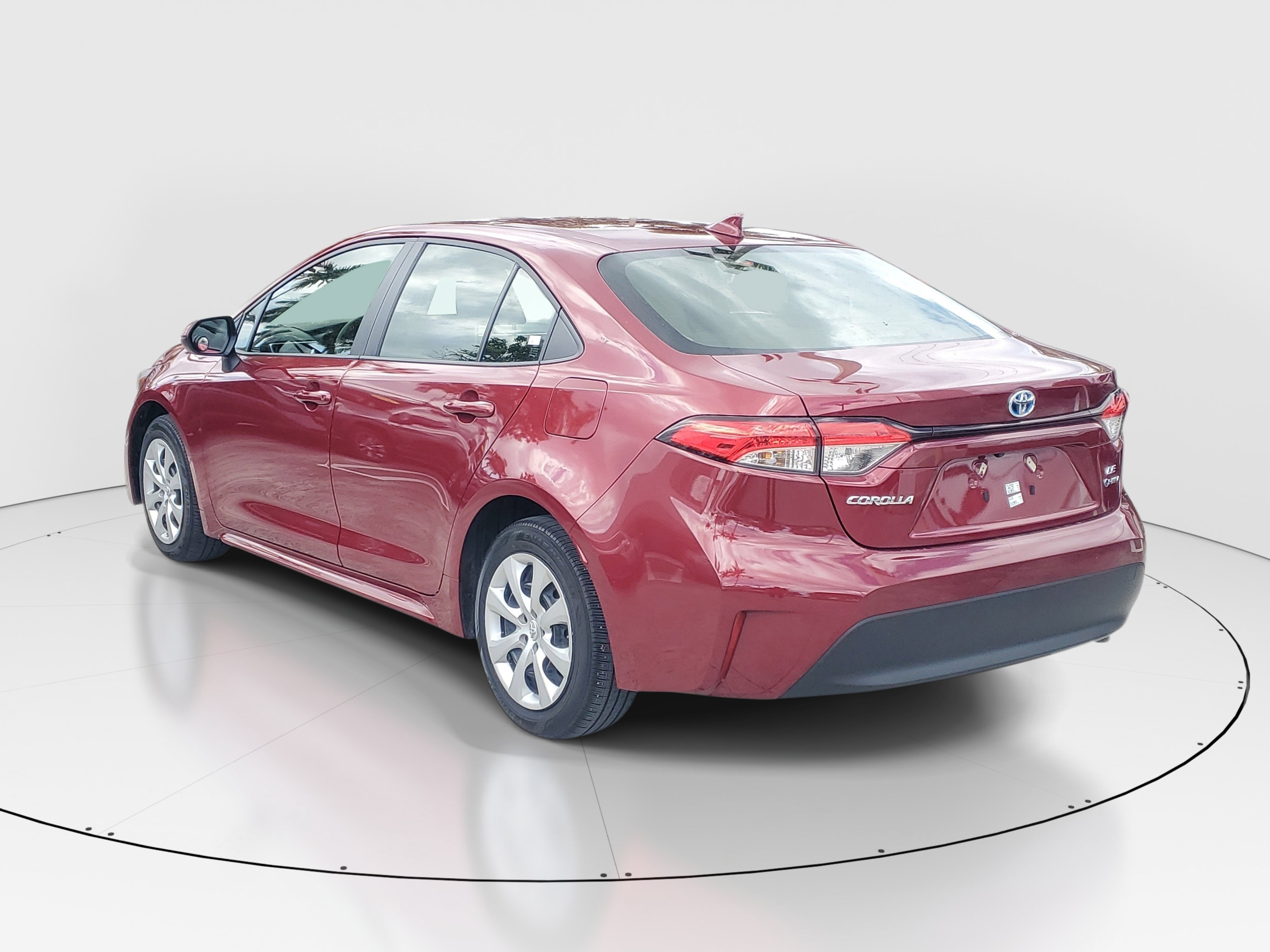 Certified 2025 Toyota Corolla LE FWD image 5