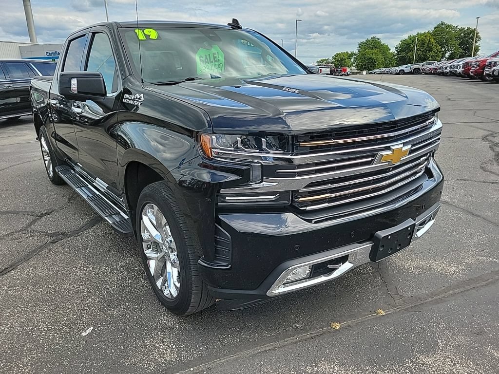 Used 2019 Chevrolet Silverado 1500 High Country w/ Technology Package AWD/4WD image 3