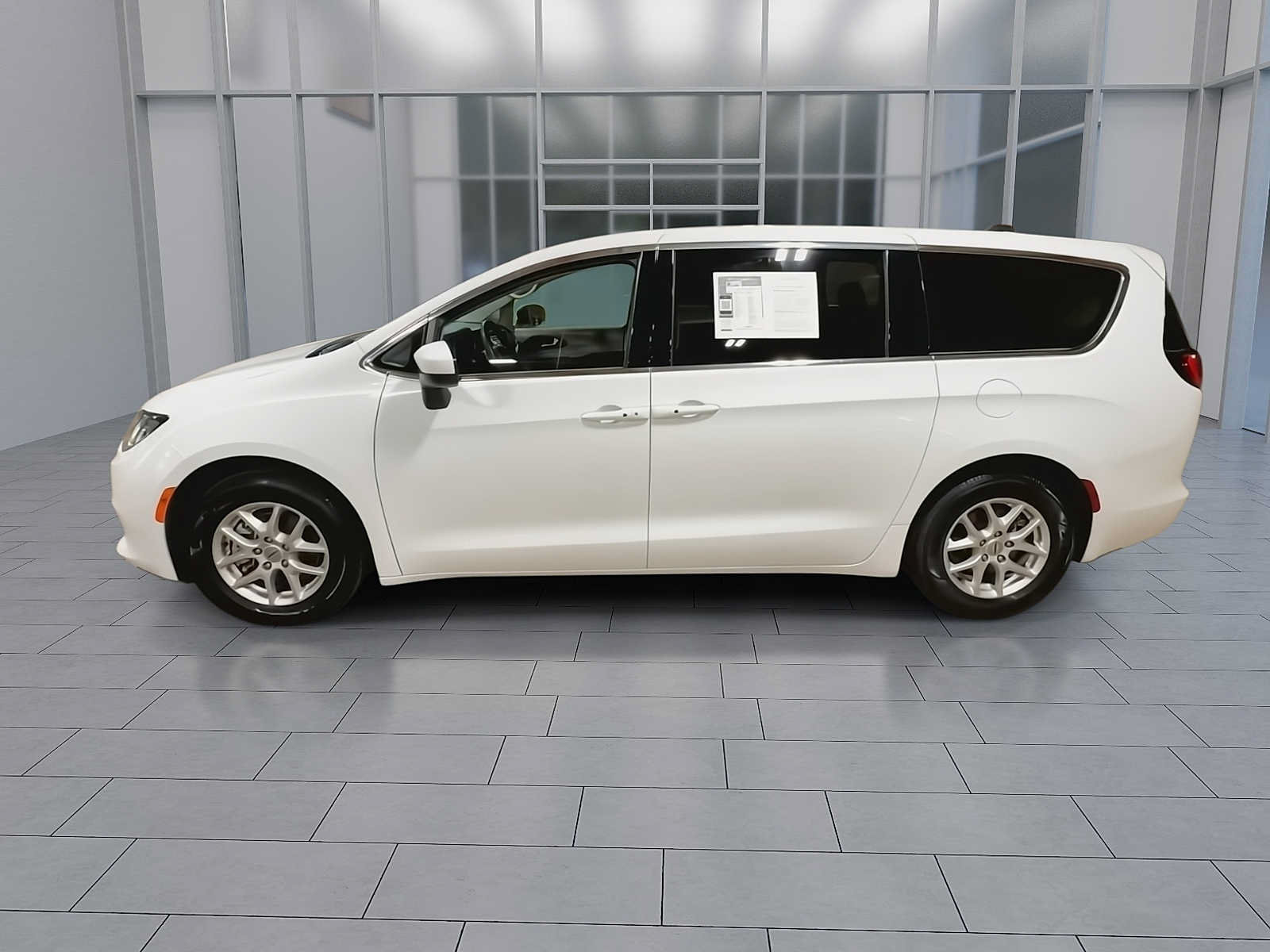Used 2023 Chrysler Voyager LX FWD image 5
