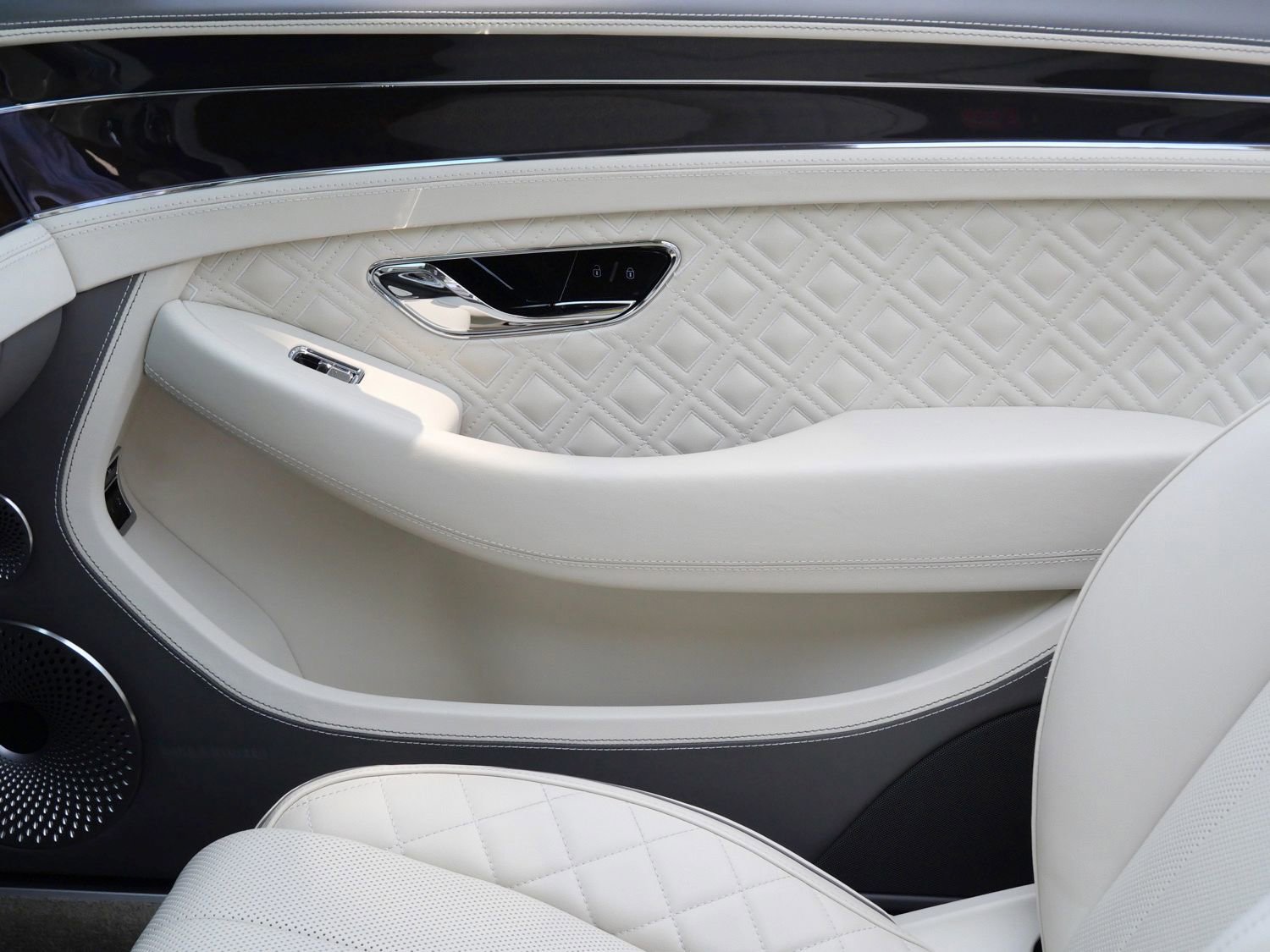 Used 2023 Bentley Continental GT Azure AWD/4WD image 15