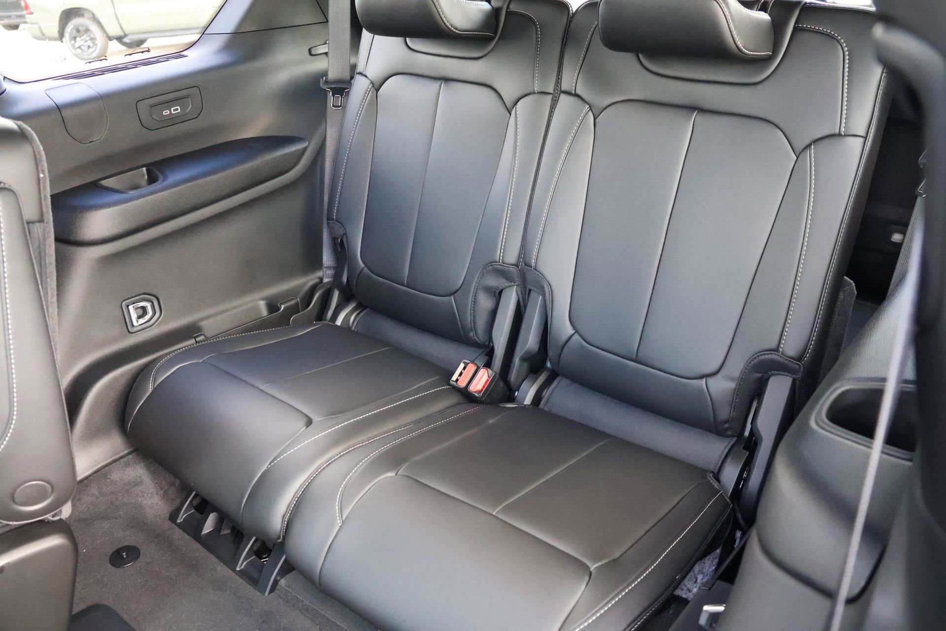 New 2026 Jeep Grand Cherokee L Limited w/ Limited Altitude Package image 17