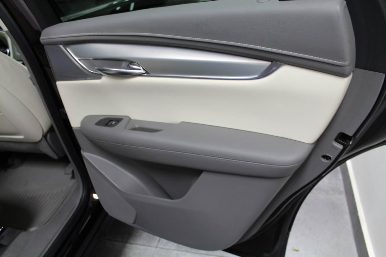 Used 2020 Cadillac XT5 Premium Luxury AWD/4WD image 29