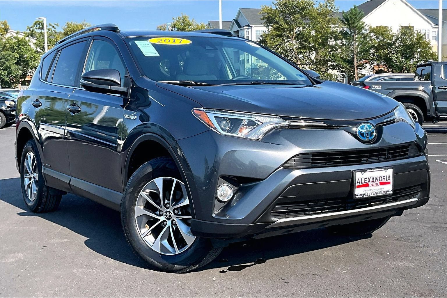 Used 2017 Toyota RAV4 XLE w/ Carpet Mat Package AWD/4WD image 2