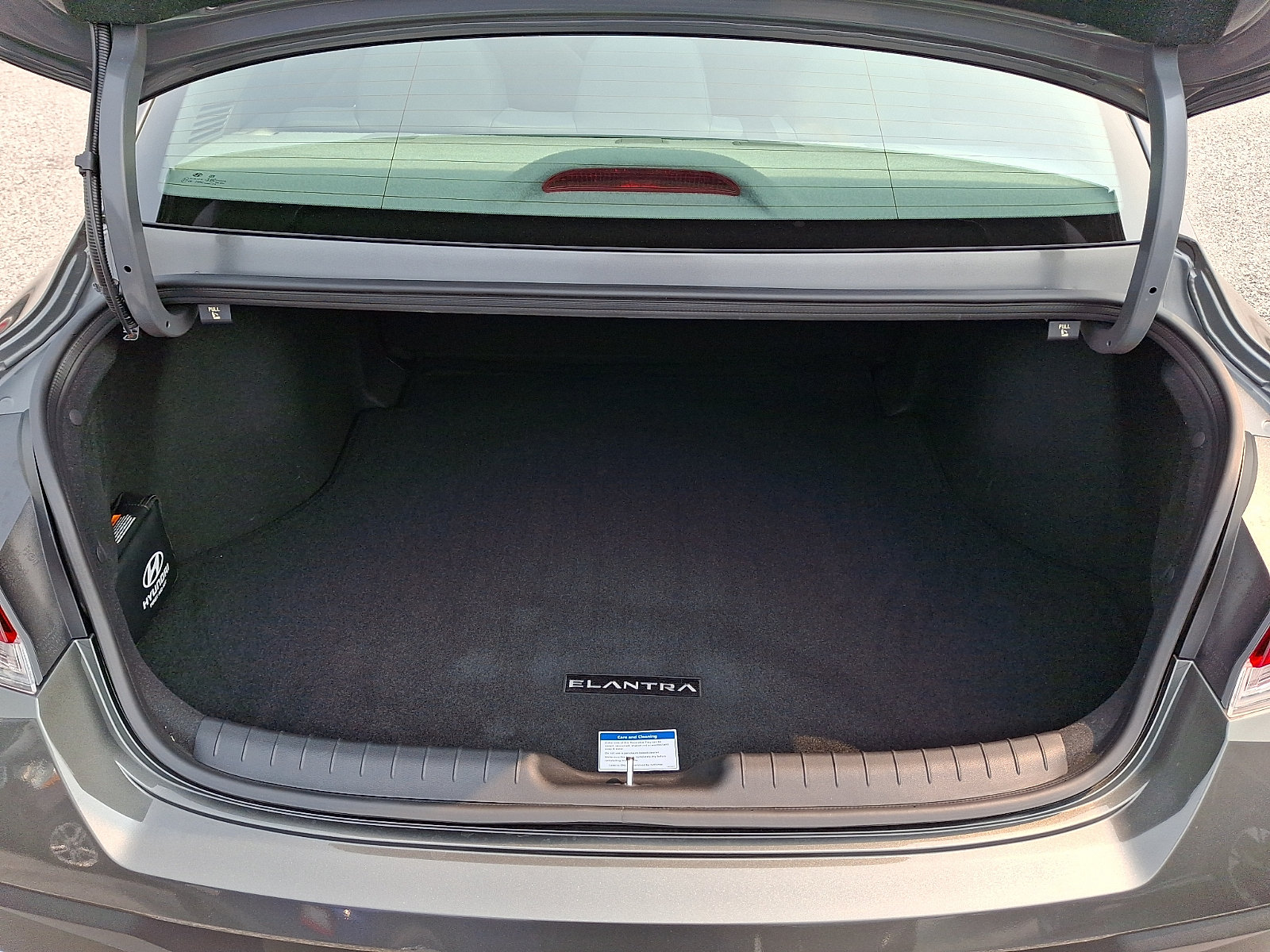 Certified 2025 Hyundai Elantra Sport FWD image 29
