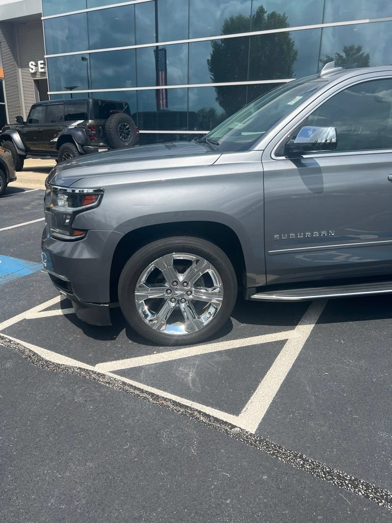 Used 2019 Chevrolet Suburban Premier AWD/4WD image 2