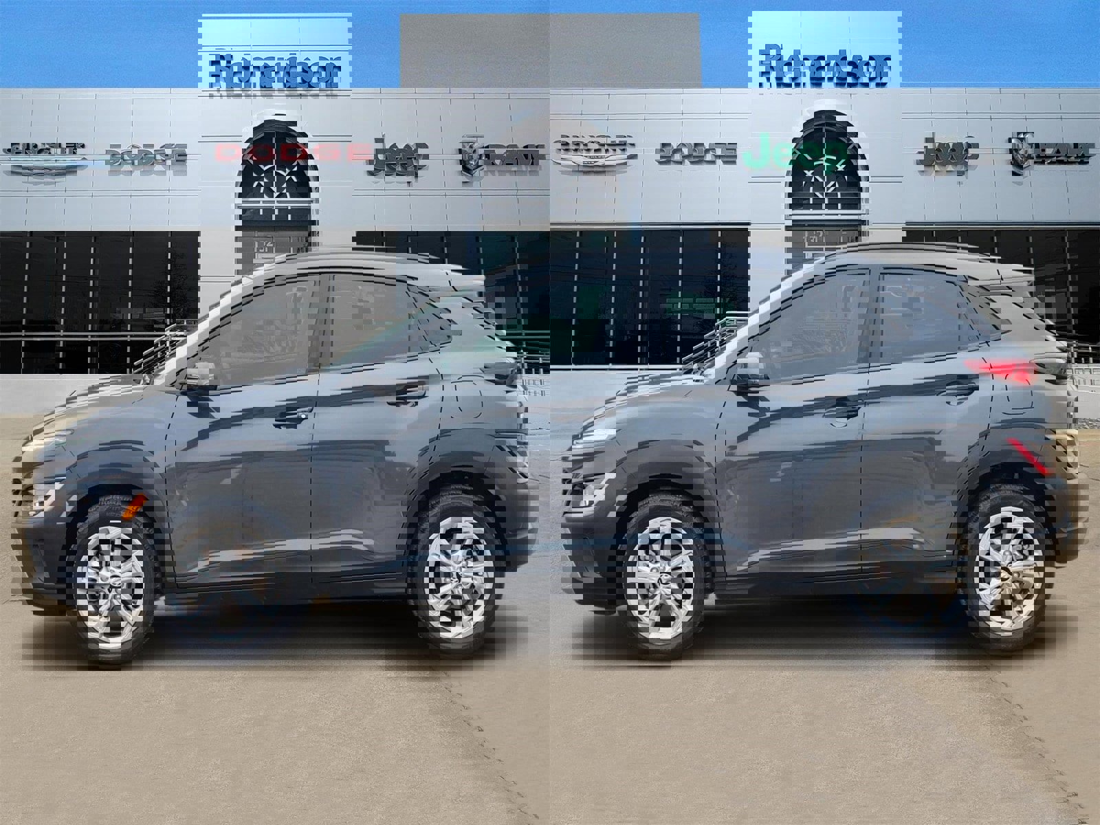 Used 2023 Hyundai Kona SEL image 3