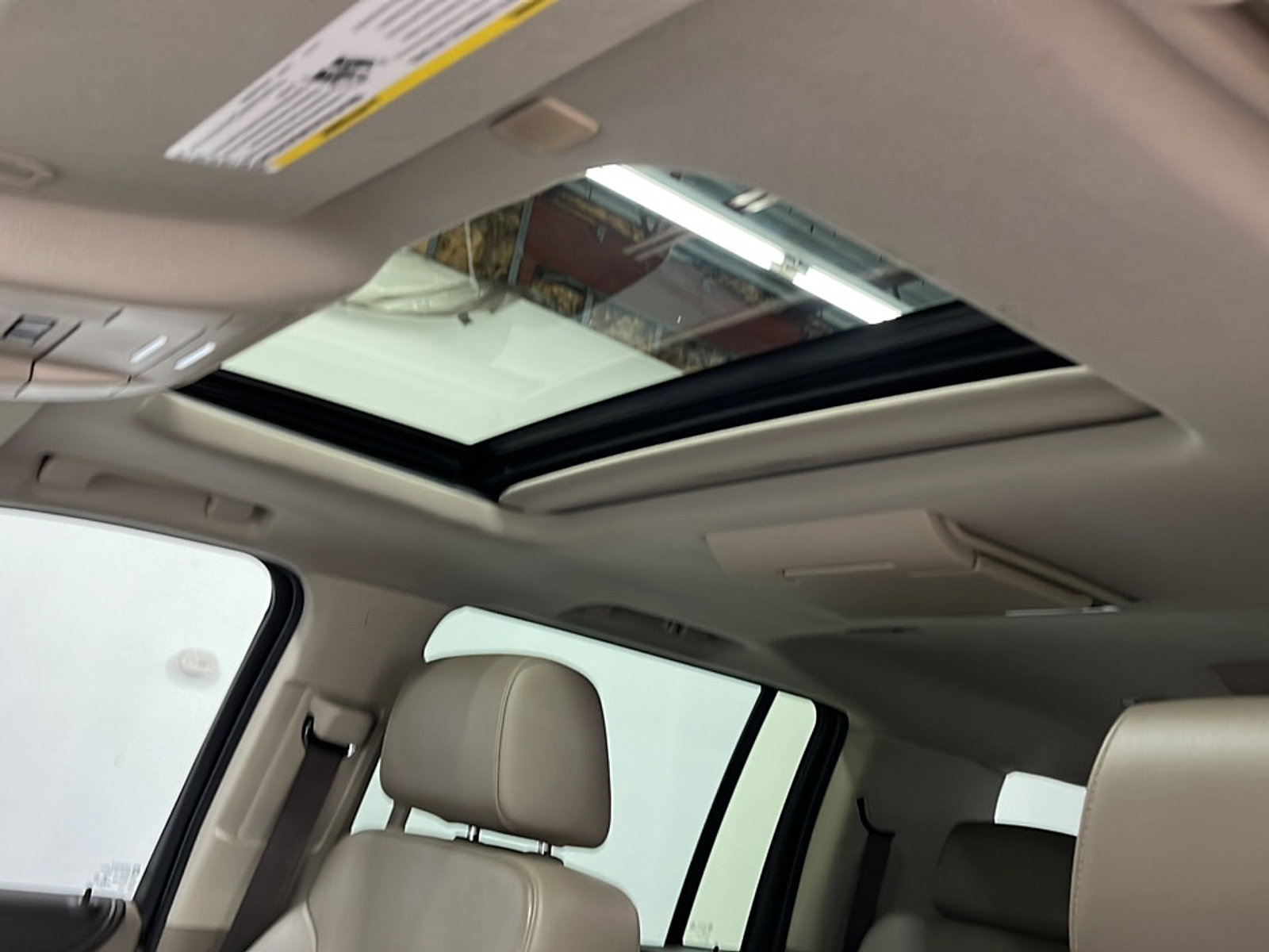 Used 2020 GMC Yukon XL SLT w/ Open Road Package AWD/4WD image 12