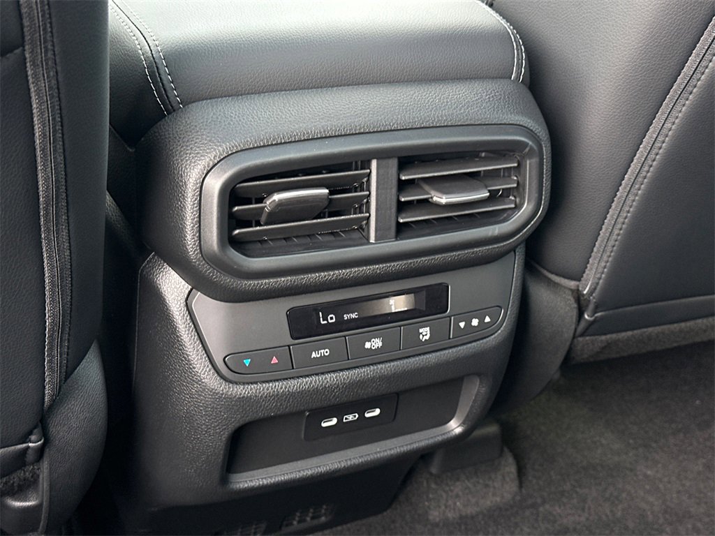 New 2025 Honda Pilot Touring image 17