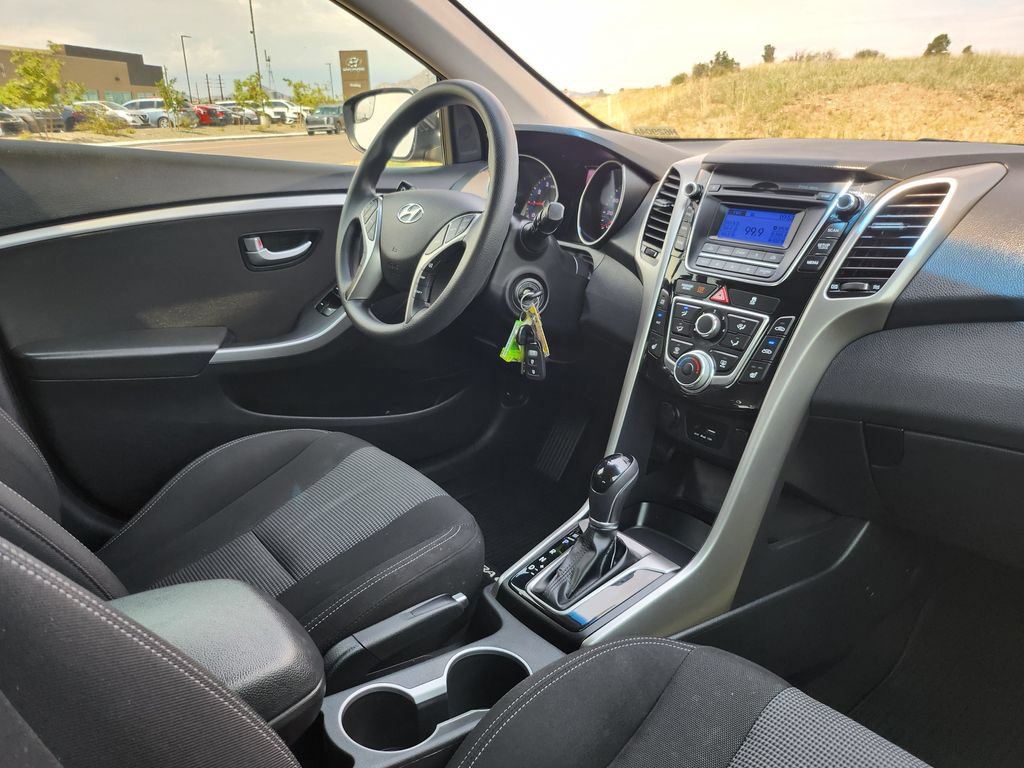 Used 2016 Hyundai Elantra GT FWD image 25